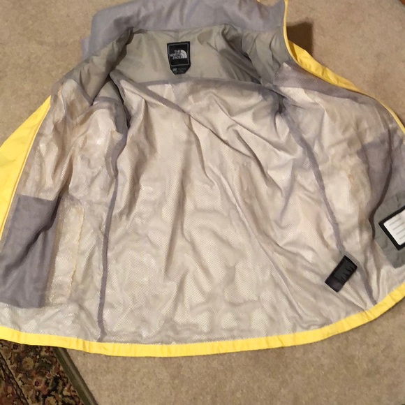 New yellow rain jacket - Picture 6 of 9